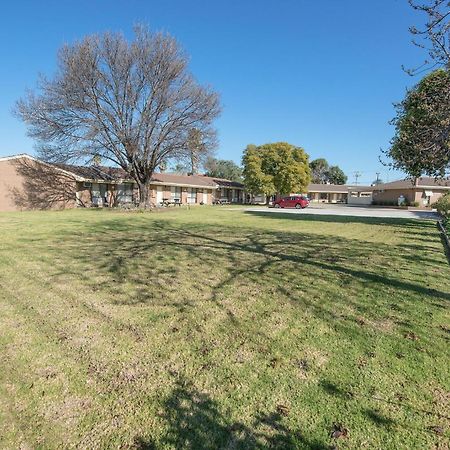 Jacaranda Holiday Units Swan Hill Buitenkant foto