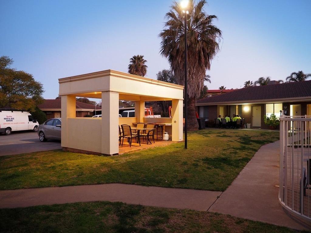 Jacaranda Holiday Units Swan Hill Buitenkant foto